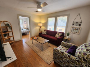 Cute & Quiet Garage Apt Home